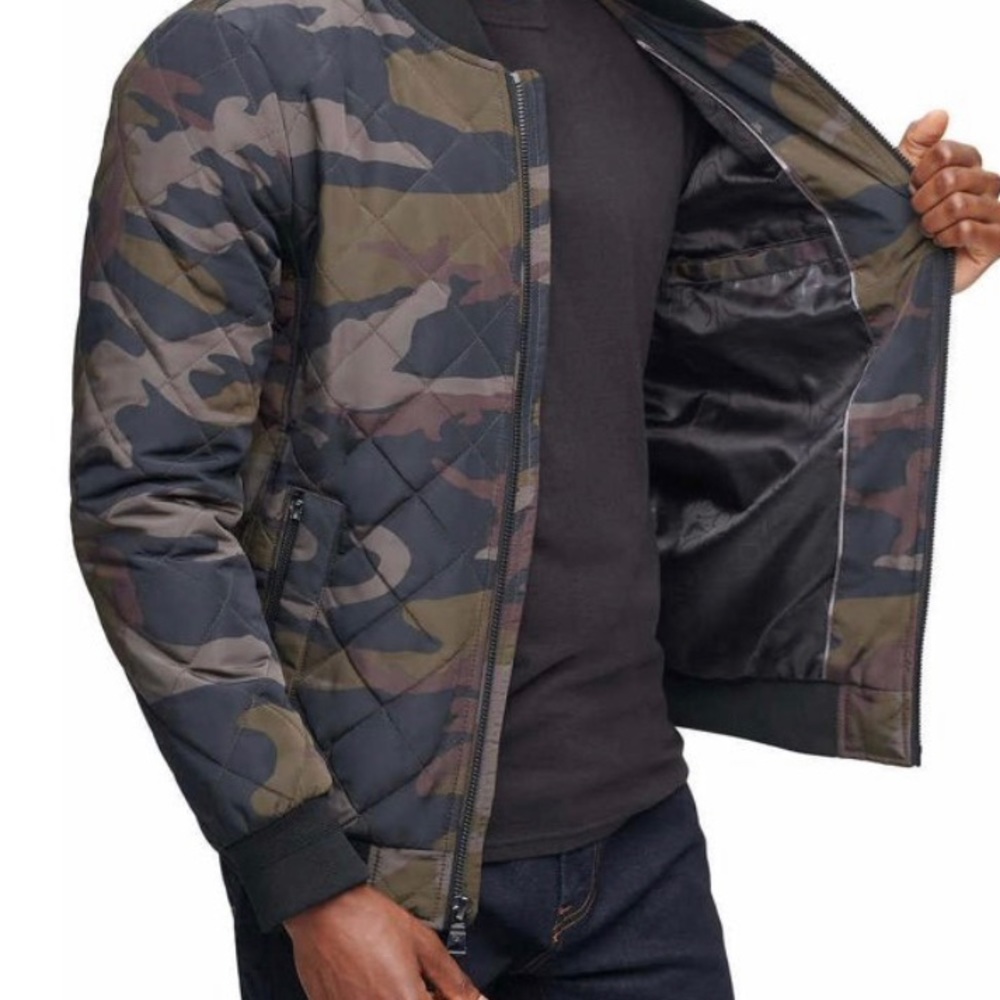 Calvin Klein Mens Lightweight Quilted Bomber Jacket(Olive Camo M)